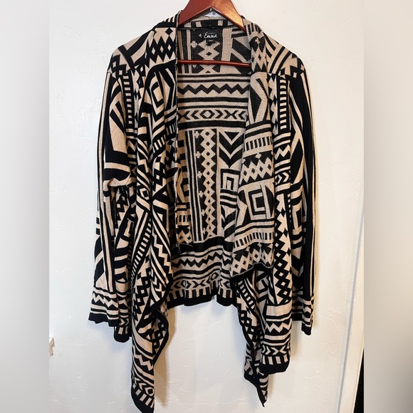 Simply Emma Black and Cream Geometric Cardigan - Picture 1 of 7